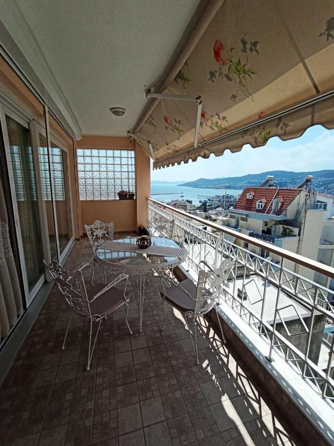 Golden mirror in Kavala Daire Dış mekan fotoğraf